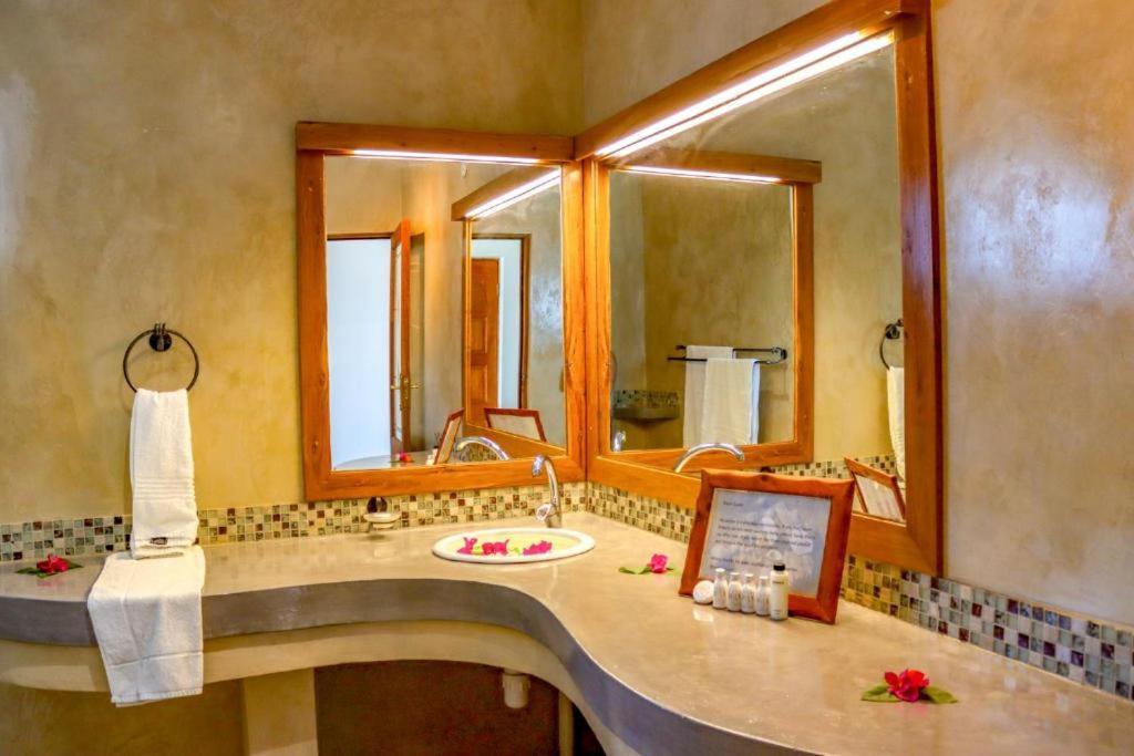 Castelo Beach Resort Magila ภายนอก รูปภาพ